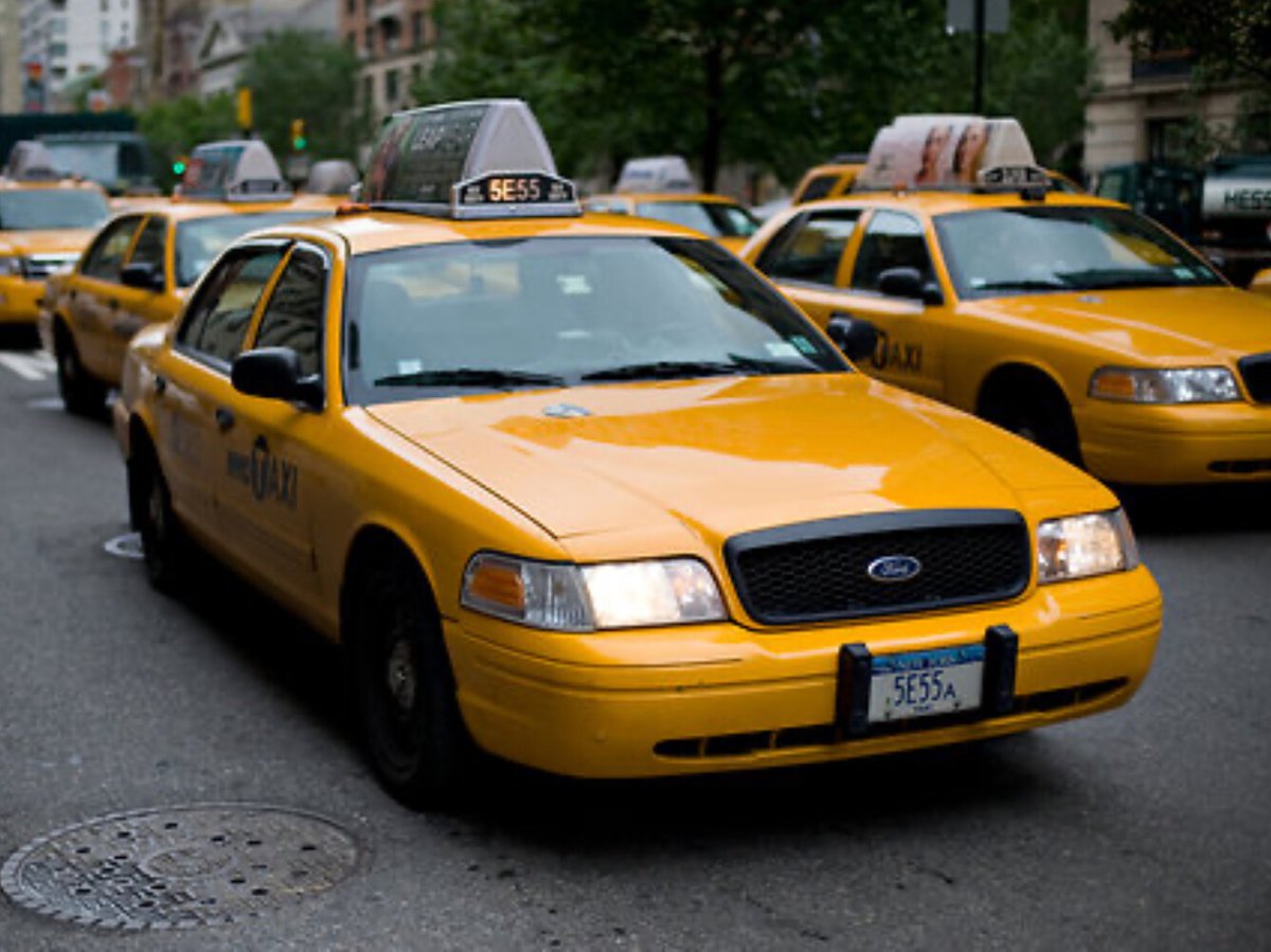 Нью-Йорк такси Краун Виктория
