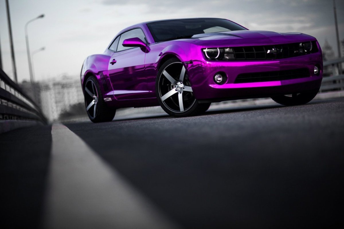 Chevrolet Camaro фиолетовая
