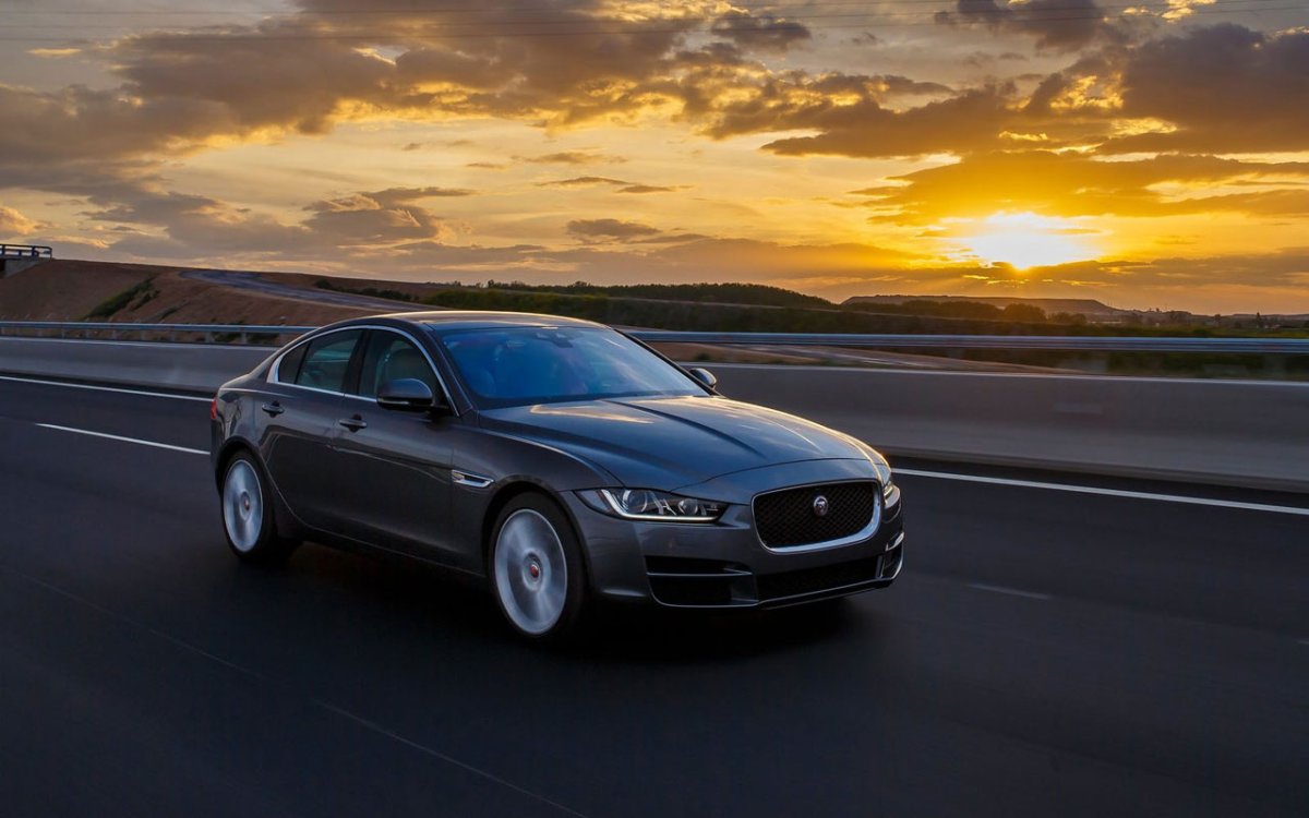 Jaguar xe 2015 фото