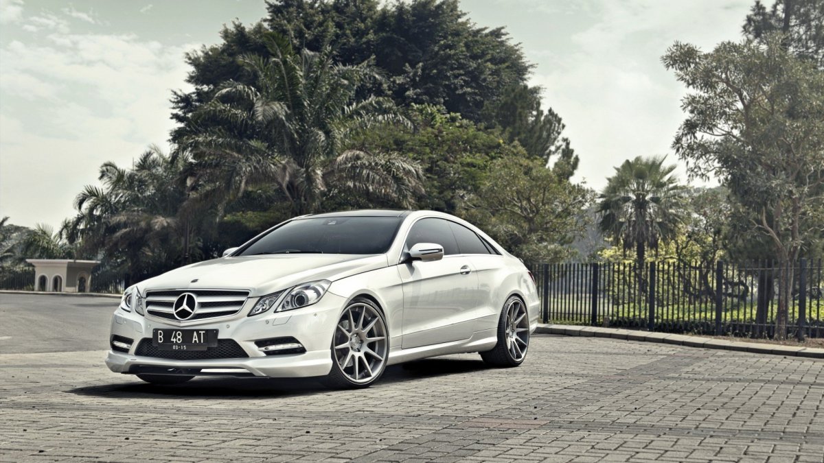 Mercedes Benz e class Coupe