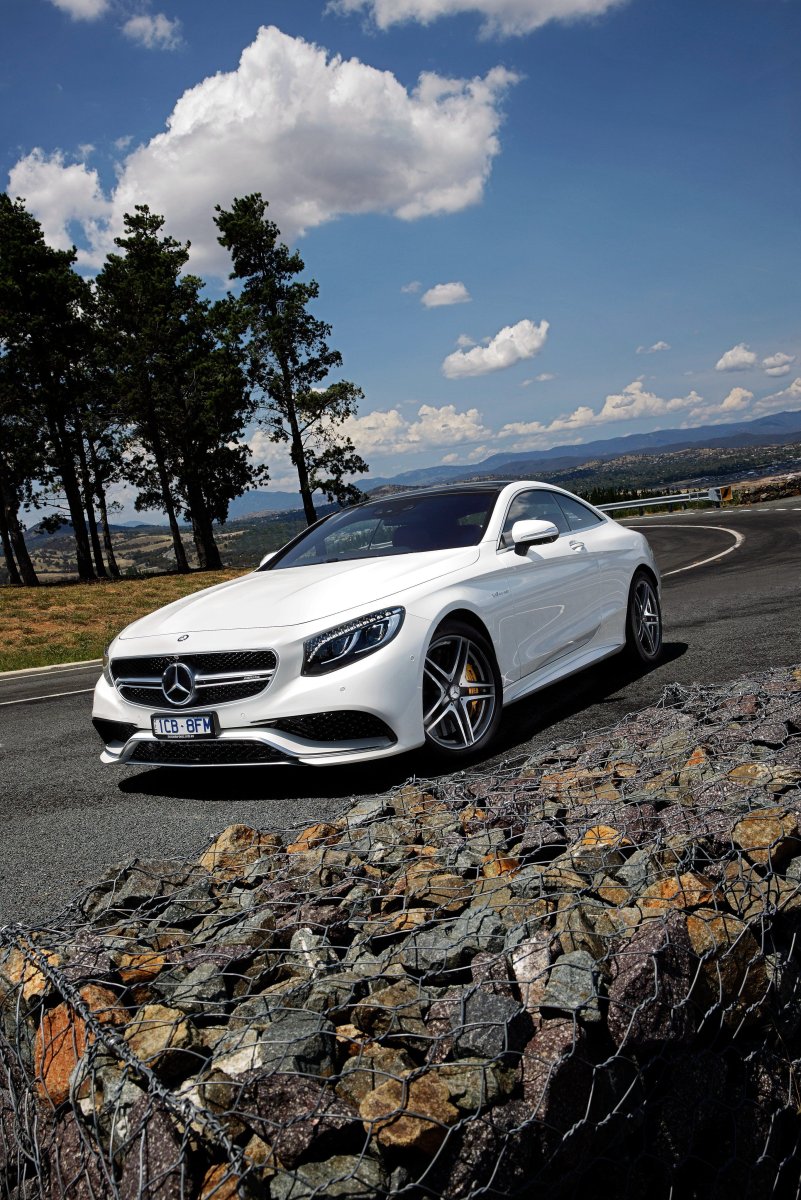 Mercedes s63 AMG