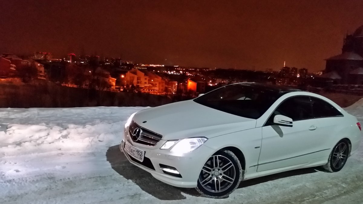 Мерседес е200 купе в снегу