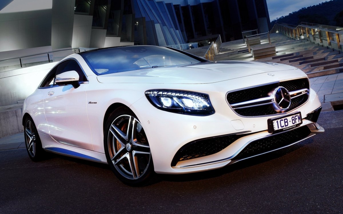 Мерседес Benz AMG 63