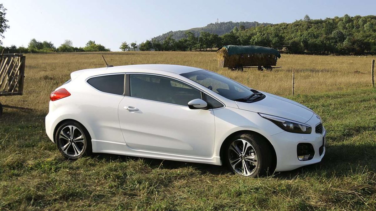 Kia Ceed купе 2013