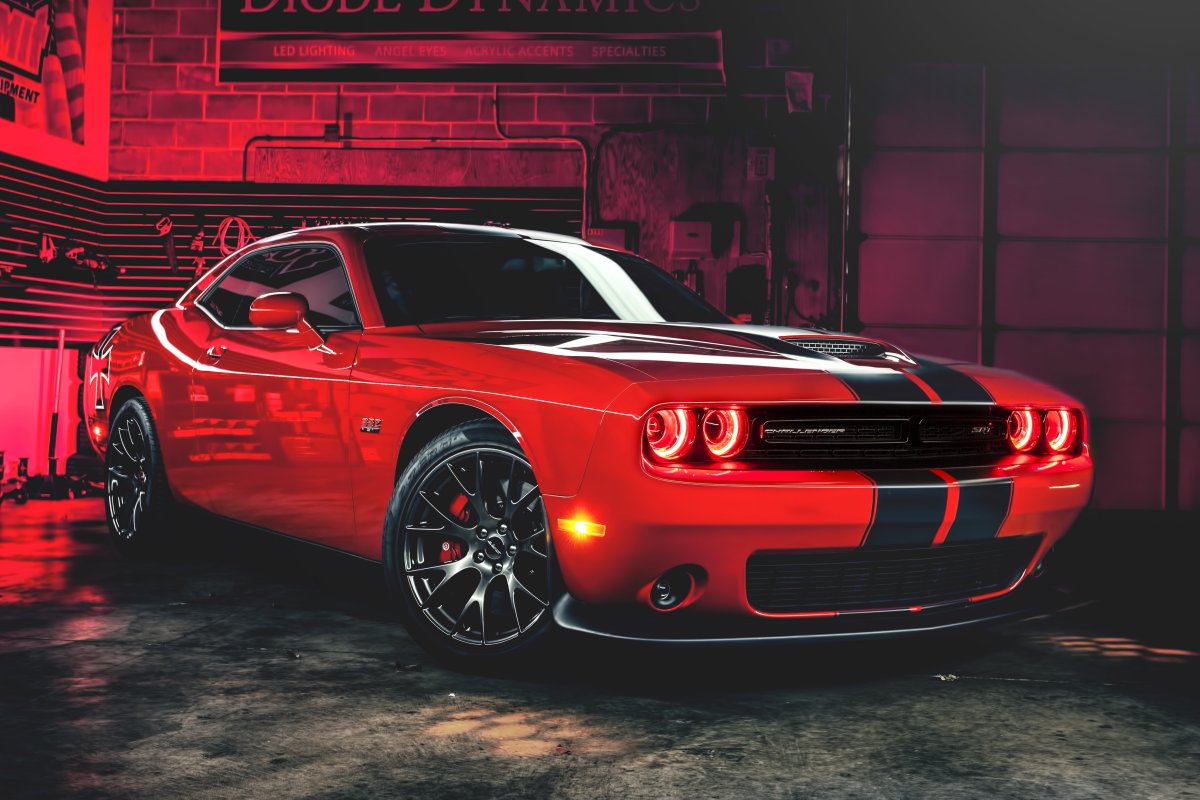 Dodge Challenger srt8 Red