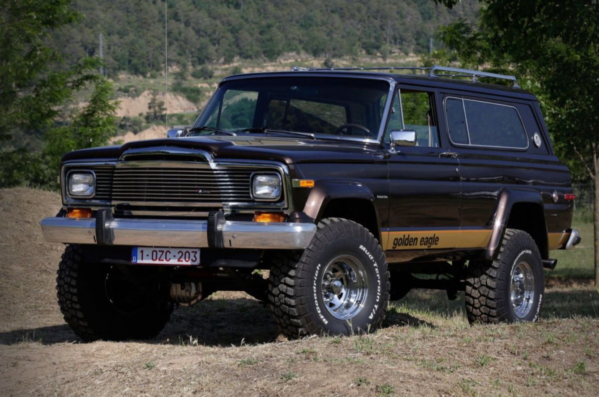 Jeep Cherokee Chief Golden Eagle