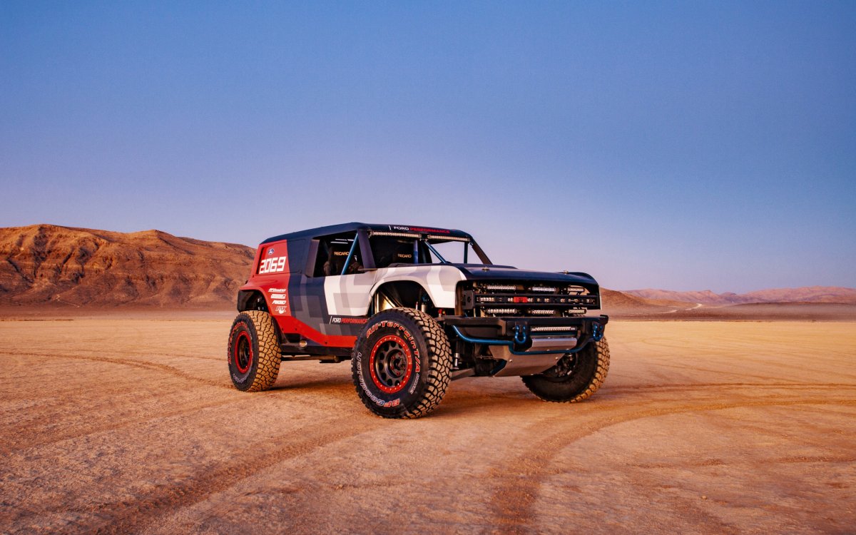 Ford Bronco 2069