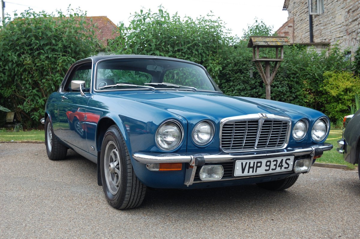 Jaguar XJ Coupe range 1985