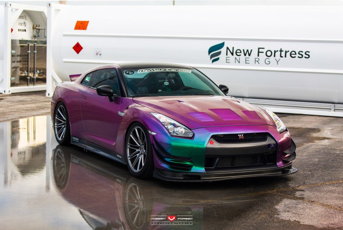 Nissan GTR r35 фиолетовый