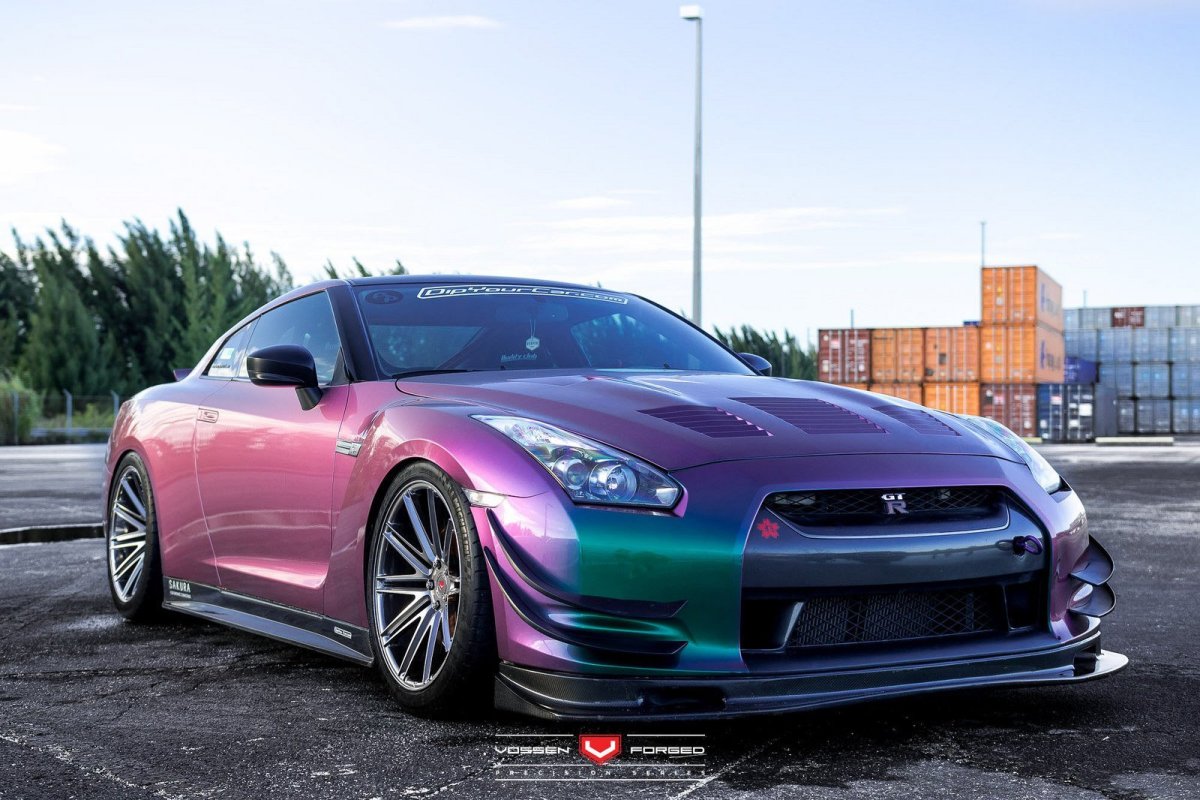Nissan r35 GTR градиент