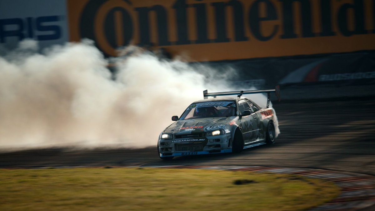 Nissan Skyline GTR r34 дрифт