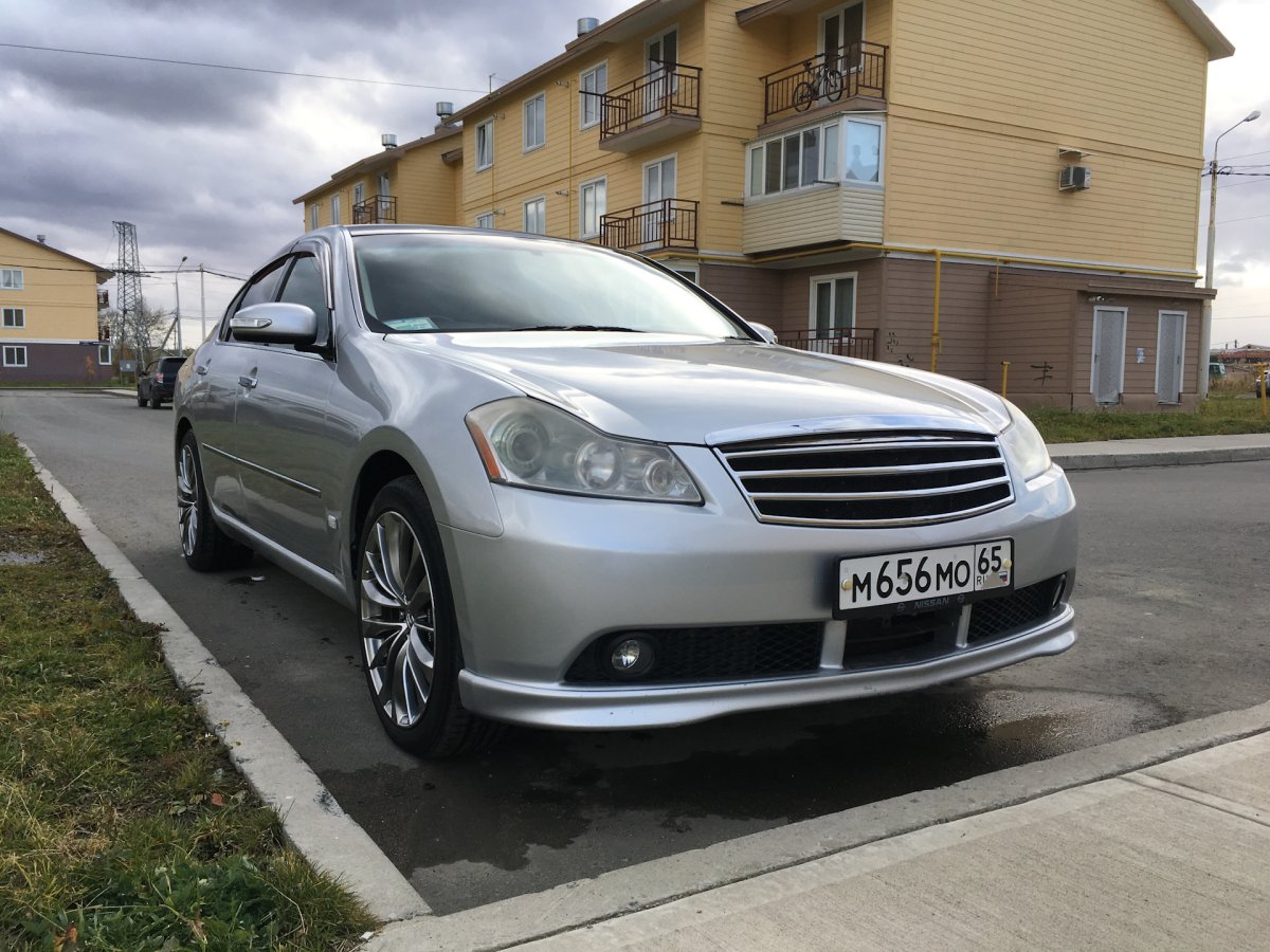Nissan Fuga 3.7