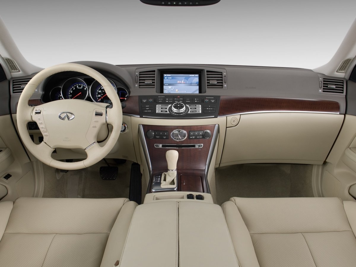 Infiniti m35 2010