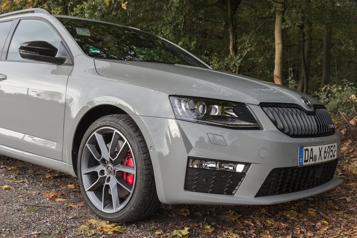 Skoda Octavia a7 RS серая