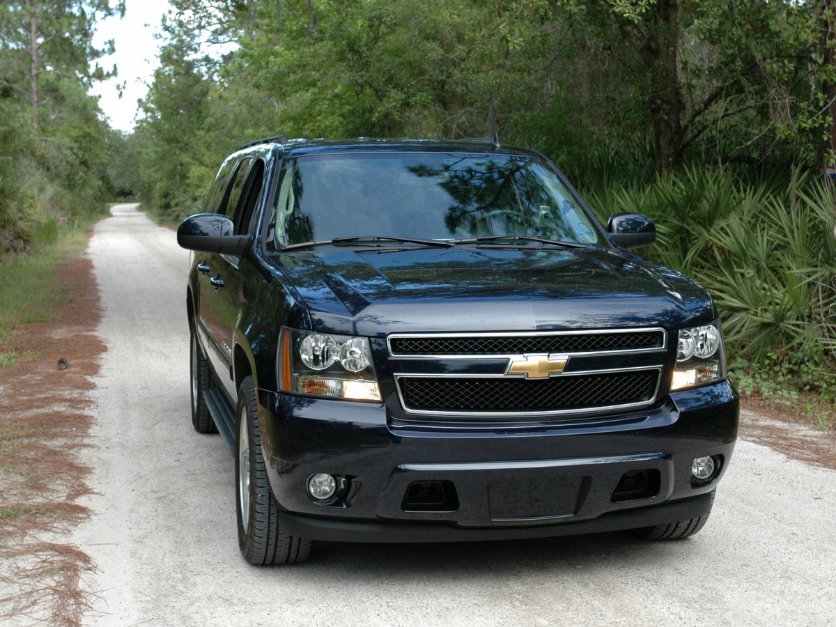 Chevrolet Suburban (gmt900) x