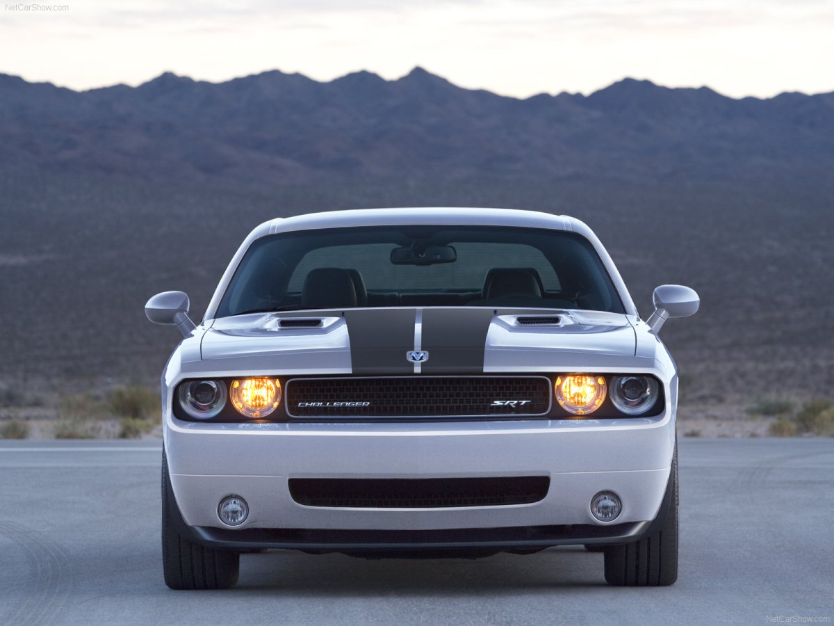 Dodge Challenger srt 2008