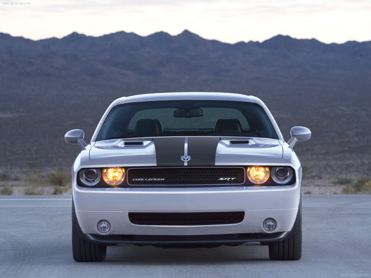 Dodge Challenger srt 2008