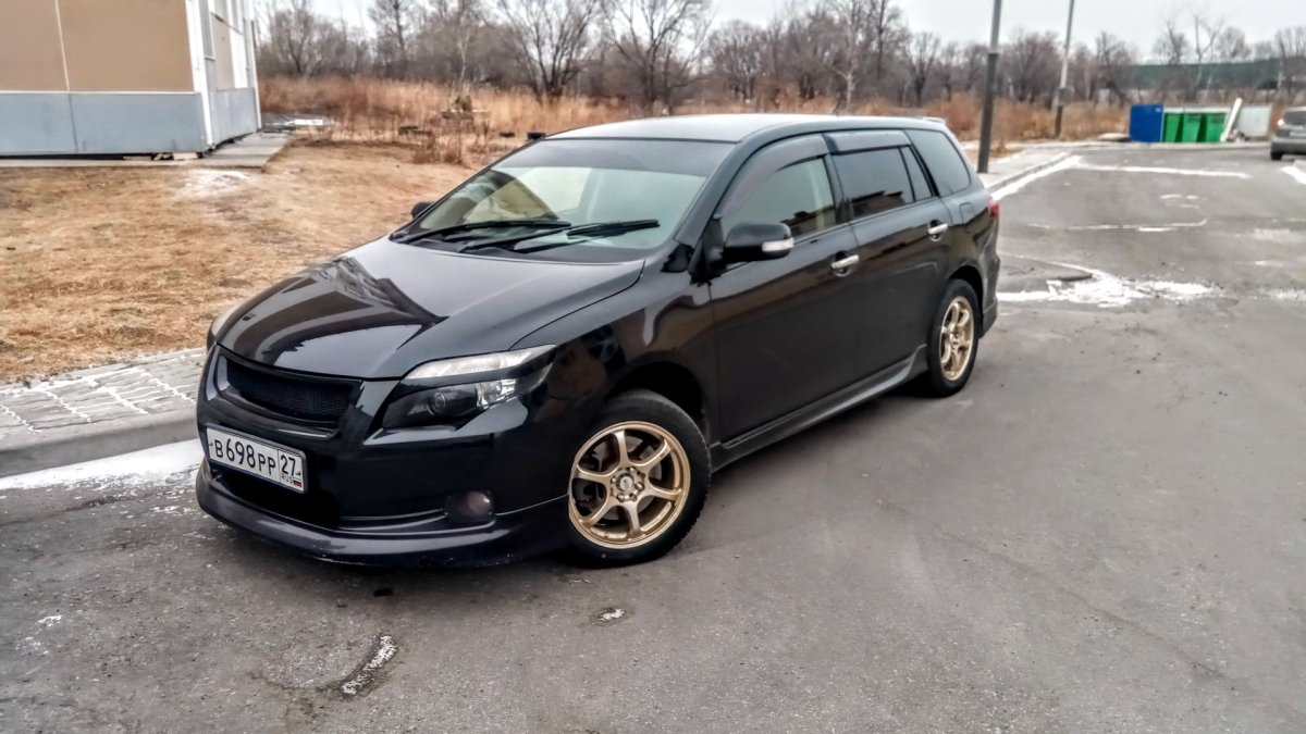 Toyota Corolla Fielder 2