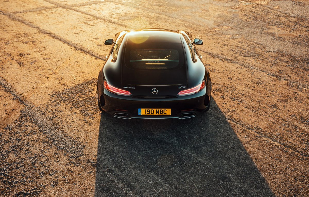 Мерседес AMG gt сзади