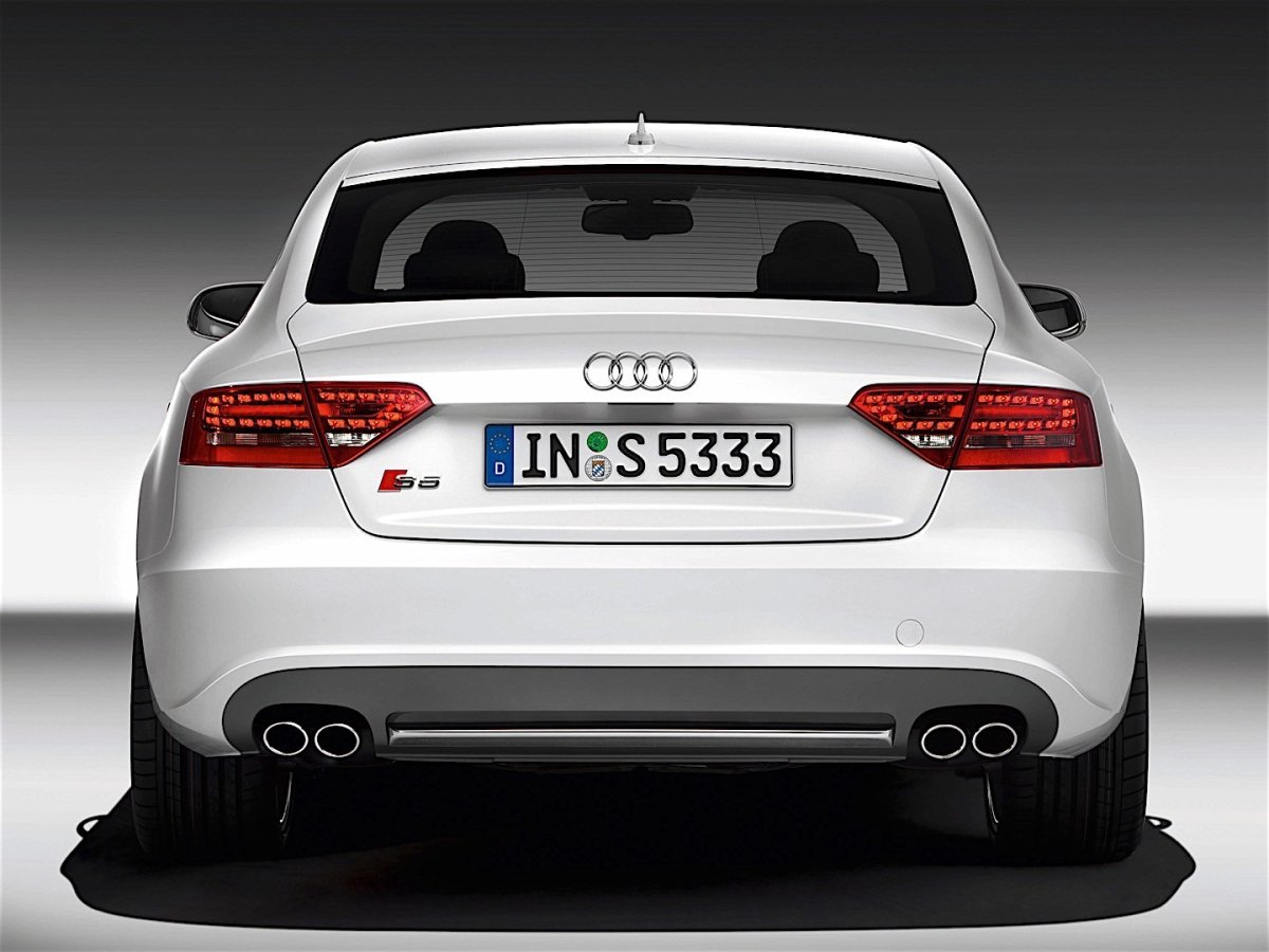 Audi s5 зад