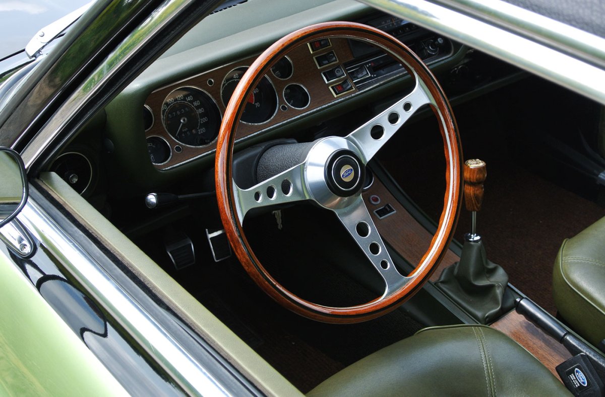Ford Capri салон