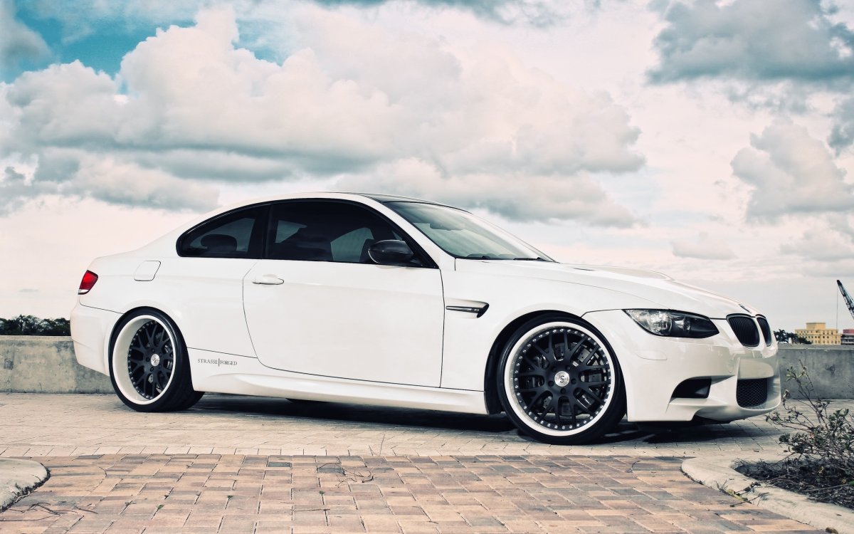 BMW m3 e92 белая
