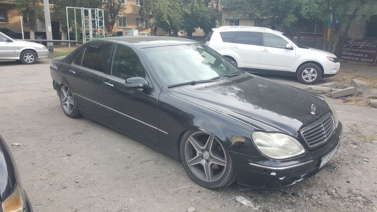 Упавшая пневма Mercedes w220