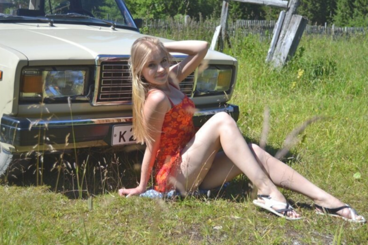 Деревенская баба с Жигулями