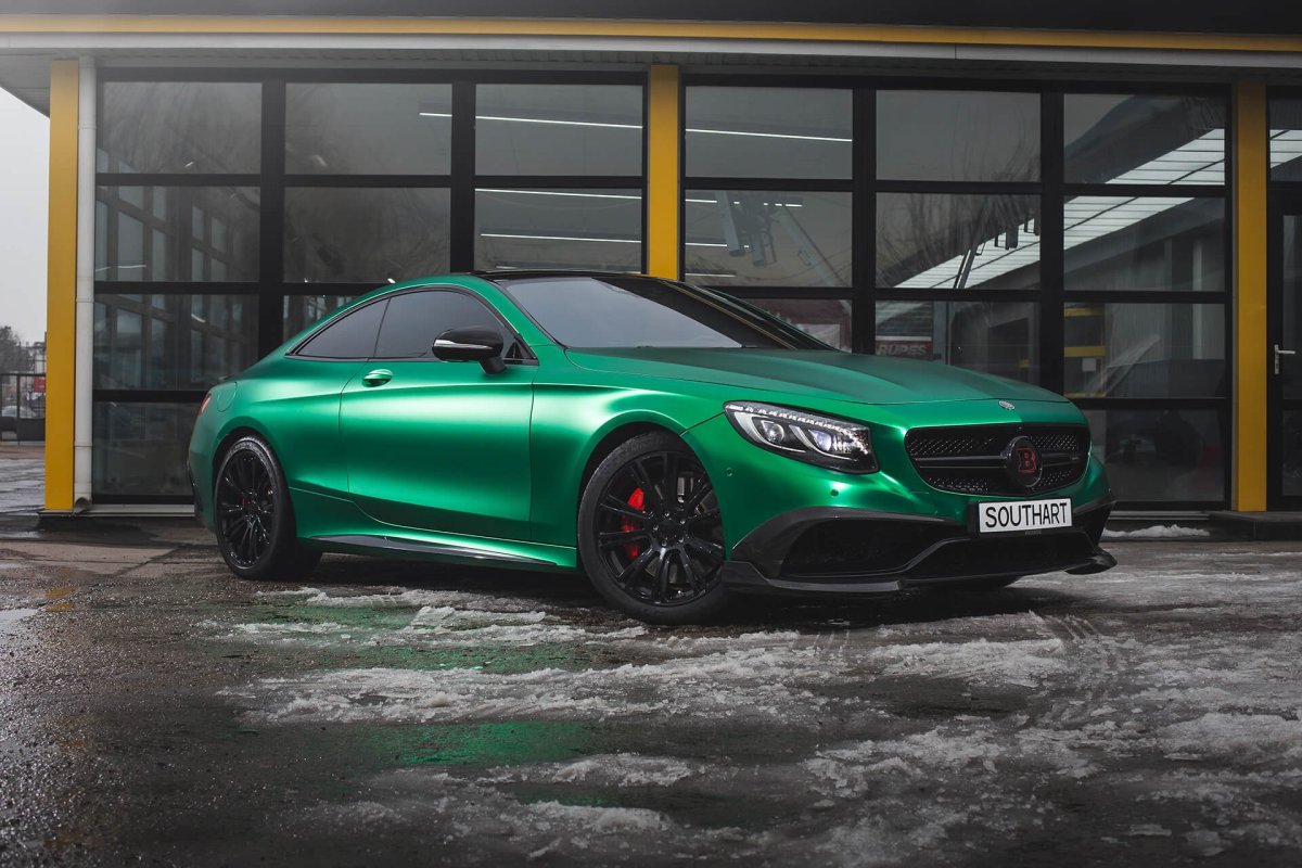 Зеленый Мерседес Brabus