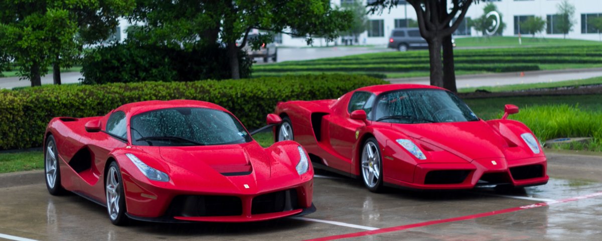 Ferrari Enzo Red сзади