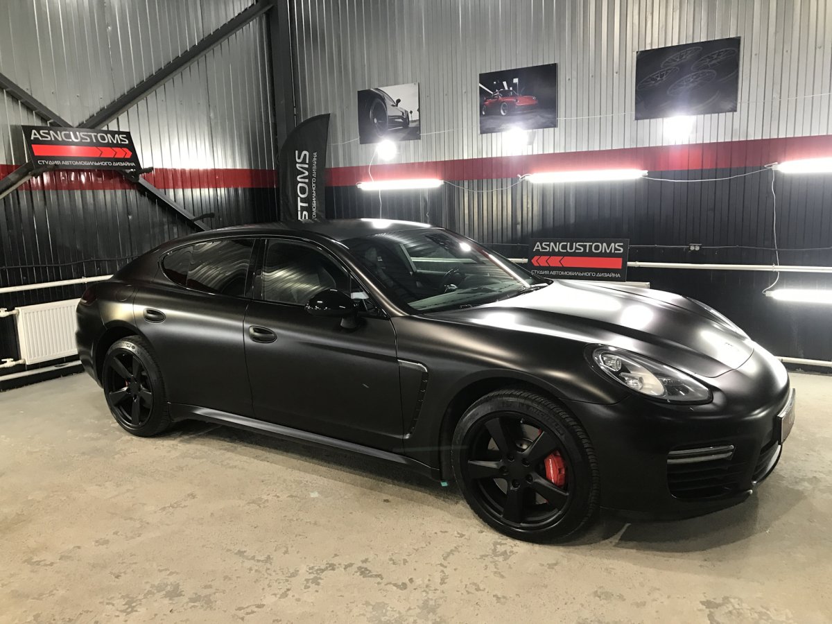 Panamera Black Satin