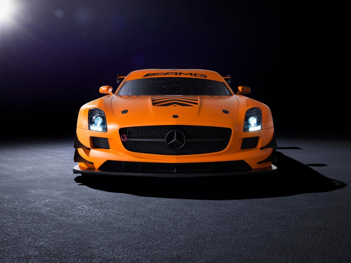 Mercedes-Benz-SLS-AMG оранжевый