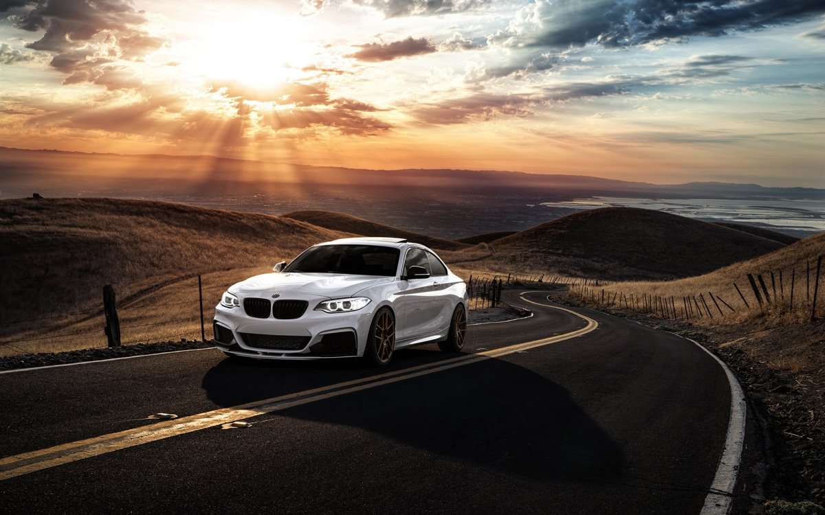 BMW m5 на закате