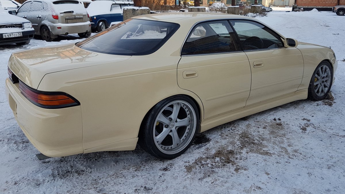 Toyota Mark 2 90 бежевый