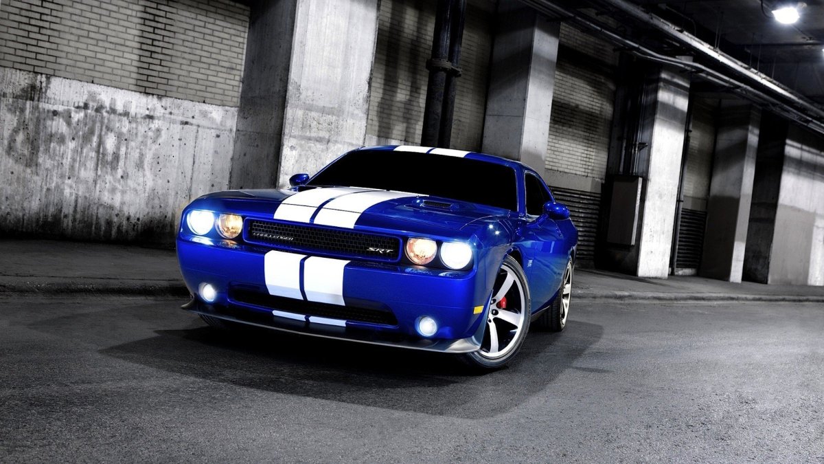 Dodge Challenger srt8