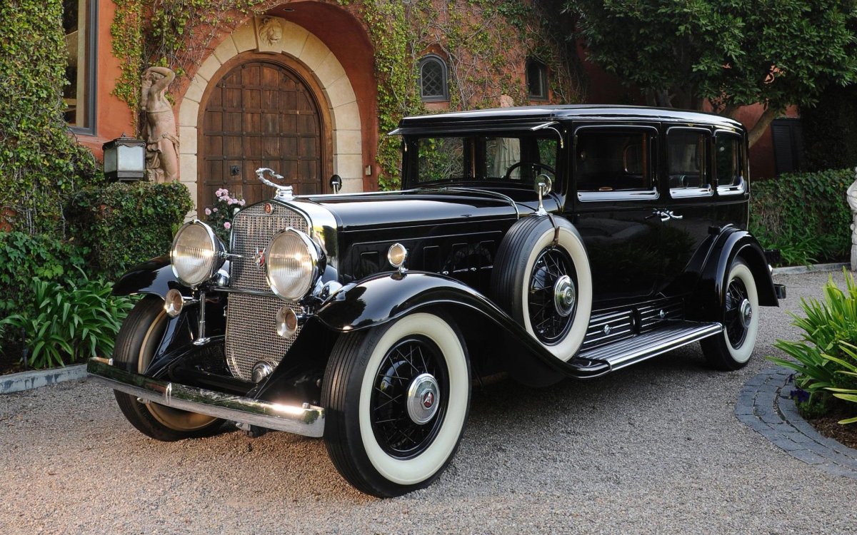 Cadillac v16 Imperial sedan 1935