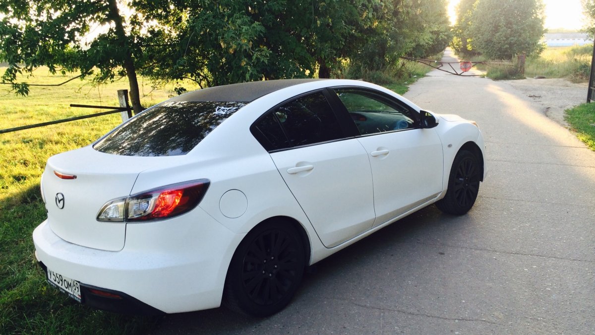 Mazda 3 2011 белая тонированная