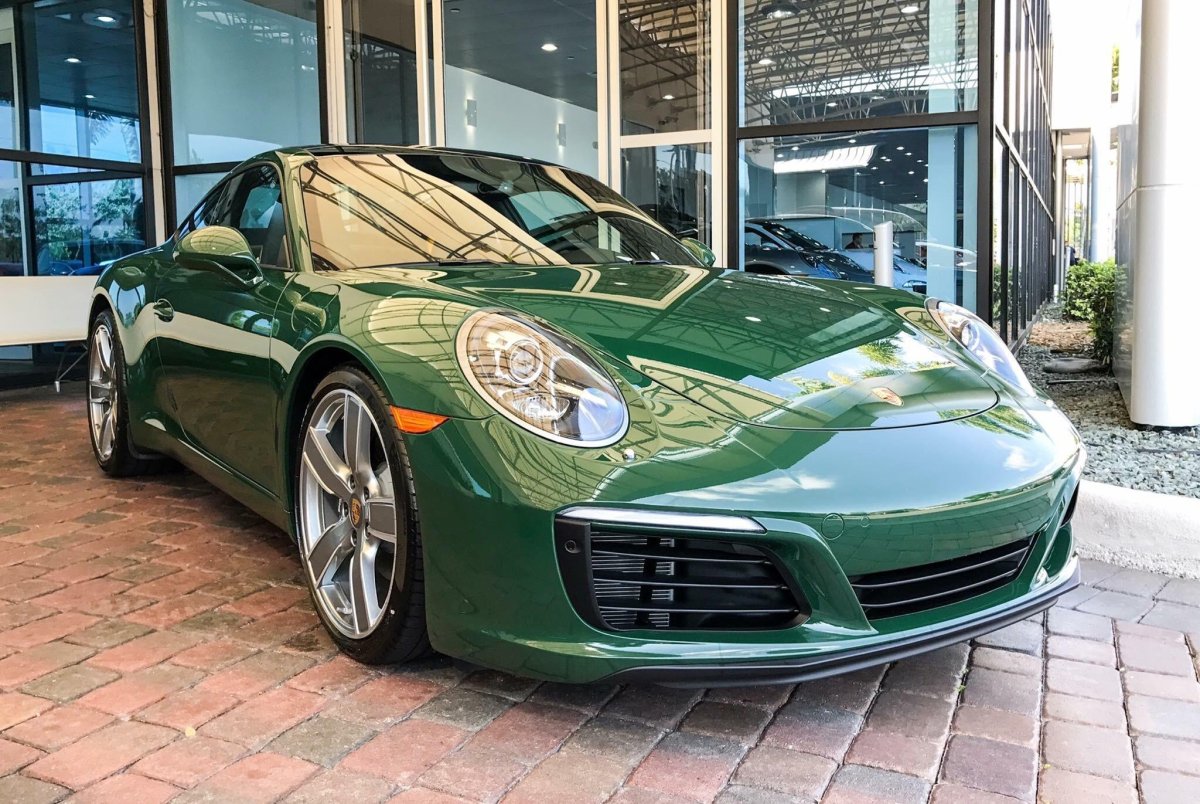 Porsche 911 цвет Бритиш рейсинг Грин