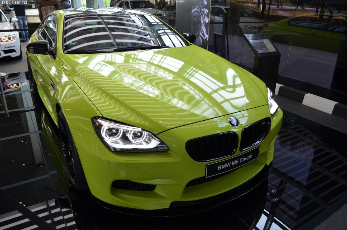BMW кислотный m5