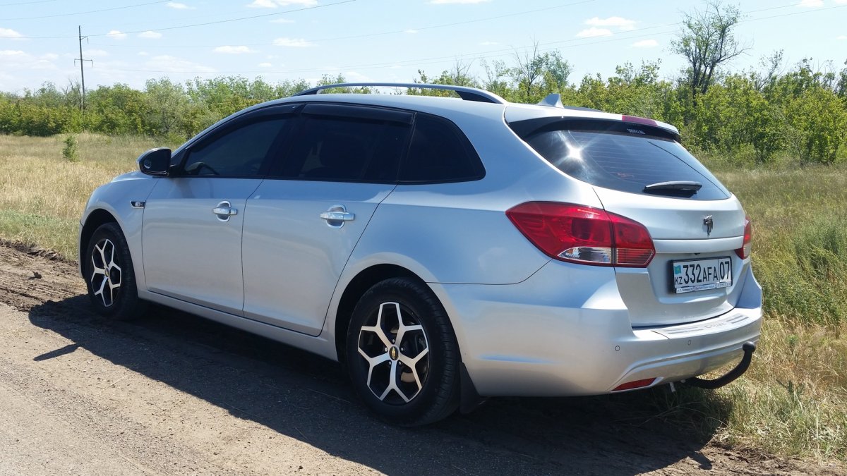 Chevrolet Cruze 2010 универсал