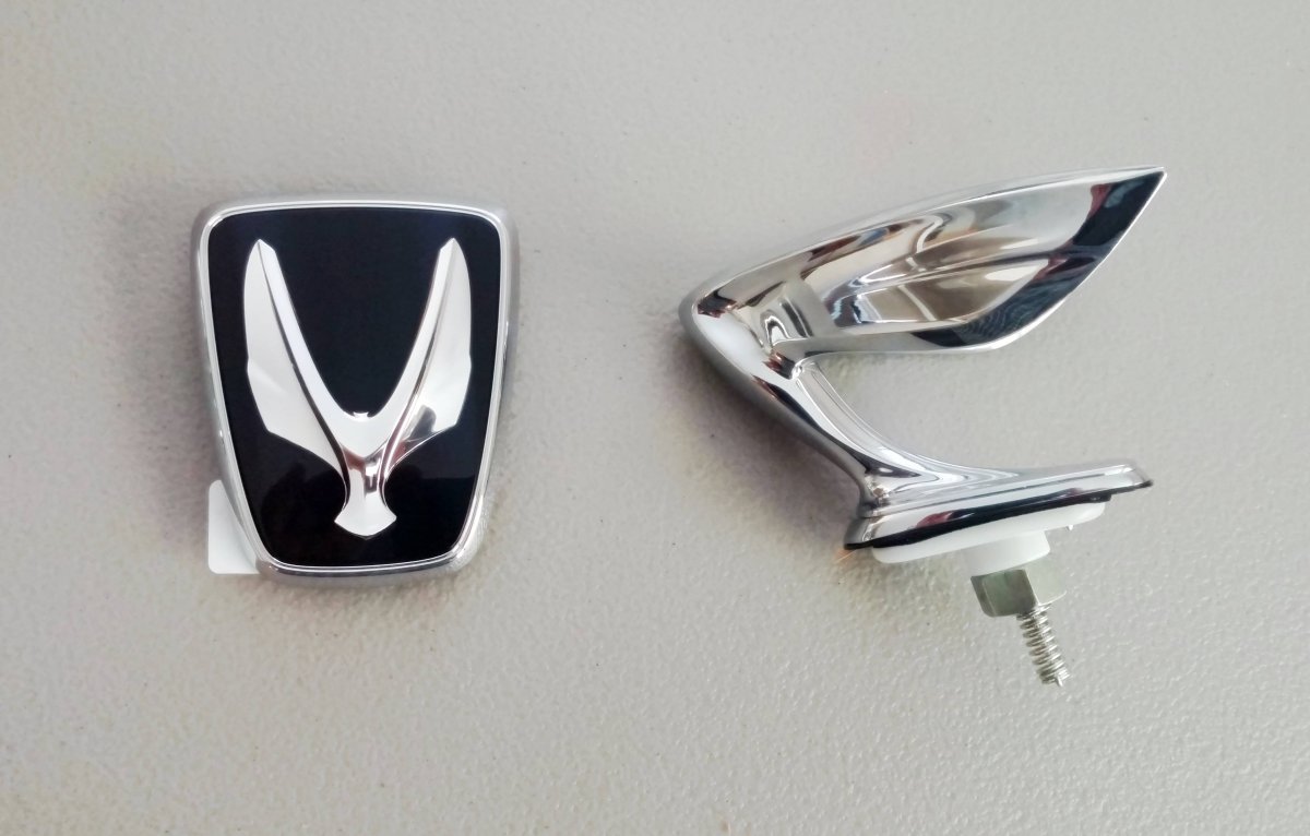Hyundai Equus Emblem