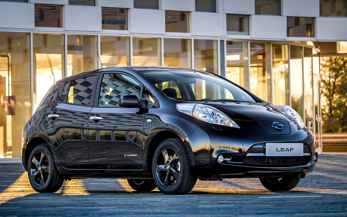 Nissan Leaf черный 2014