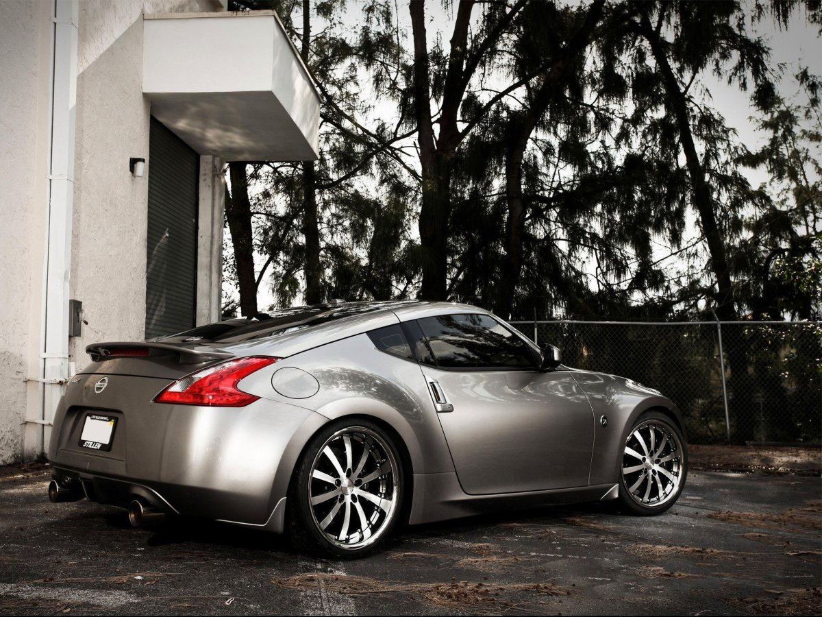 Ниссан 370 z серый