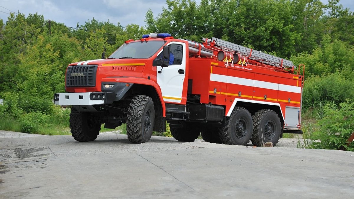 Пожарная машина Урал 5557