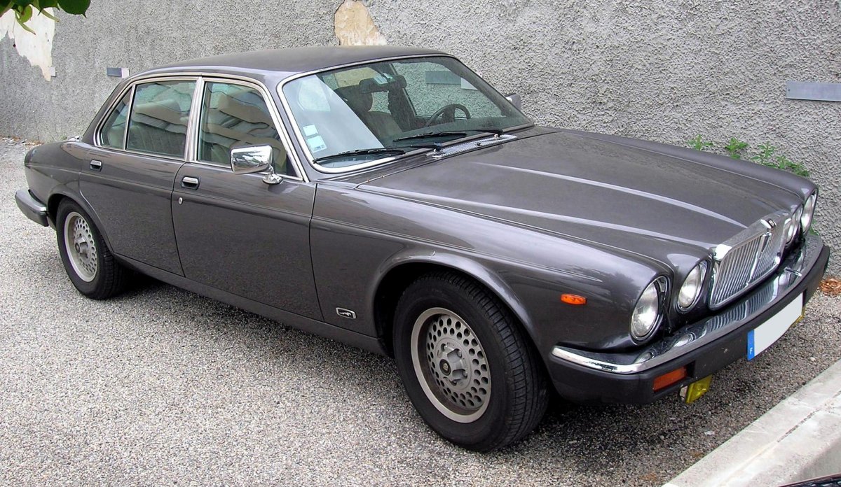 Ягуар xj40