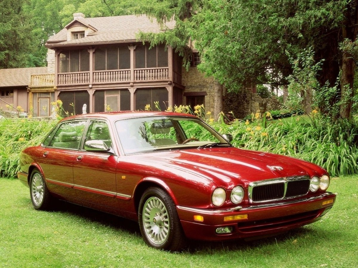 Jaguar XJ 300