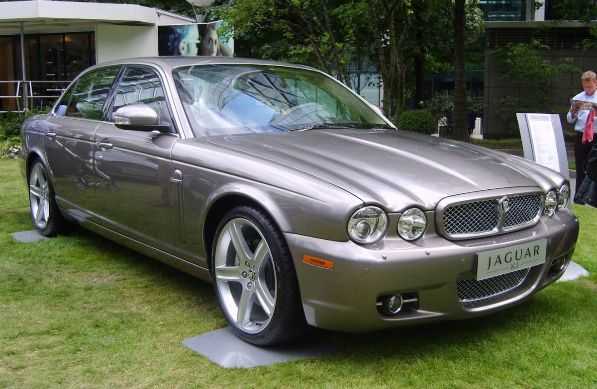 Jaguar xj140