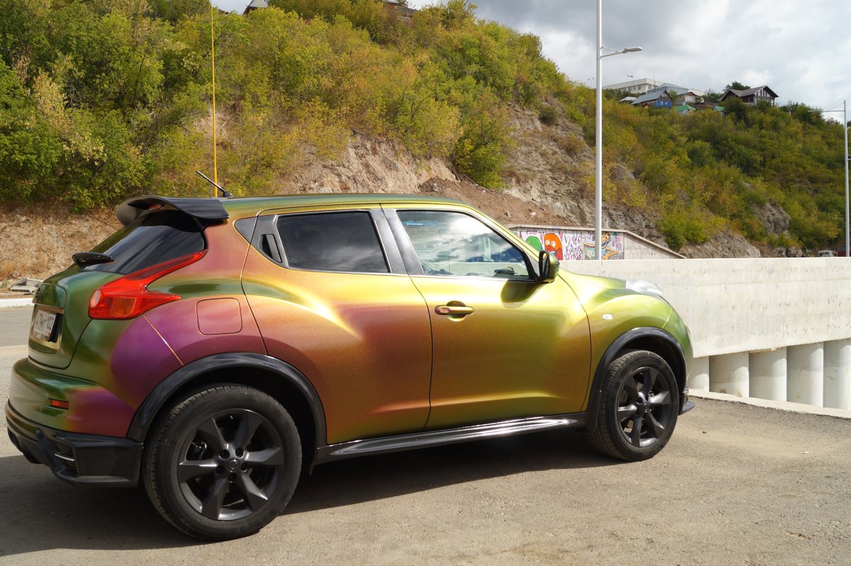 Nissan Juke бирюзовый