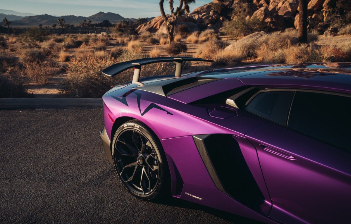 Машина Lamborghini Aventador SV