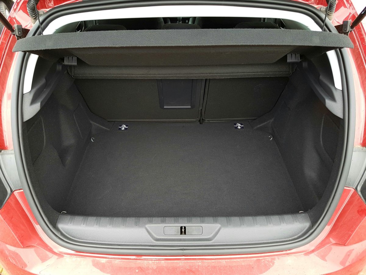 Peugeot 308 багажник
